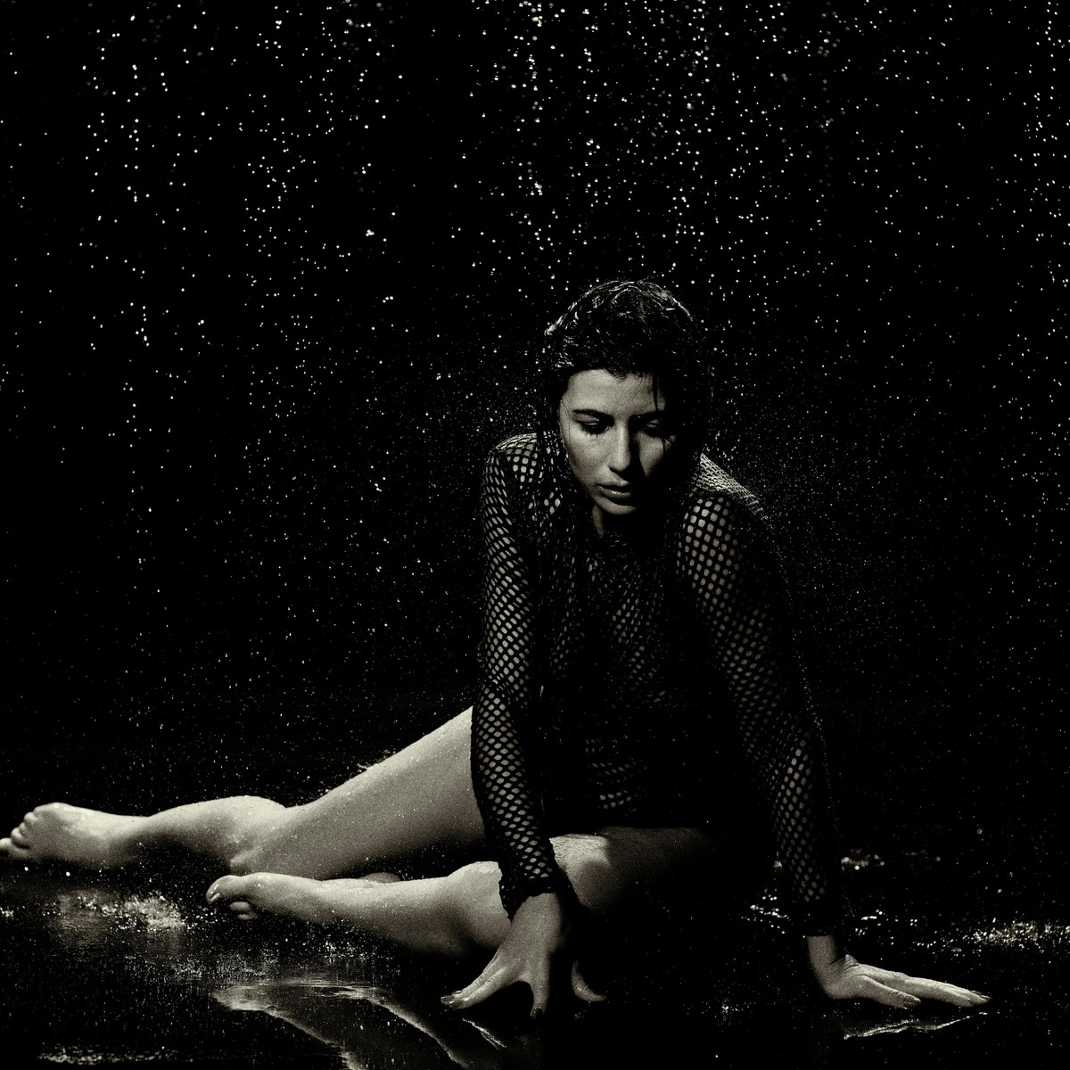 Всё обрывается морем из слёз cover art